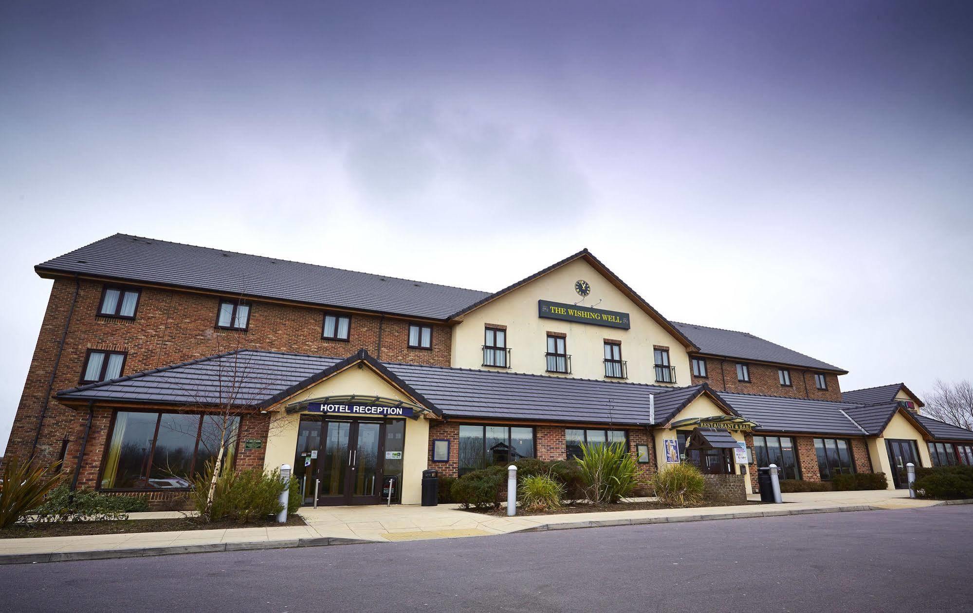 The Wishing Well Hotel Selby Bagian luar foto
